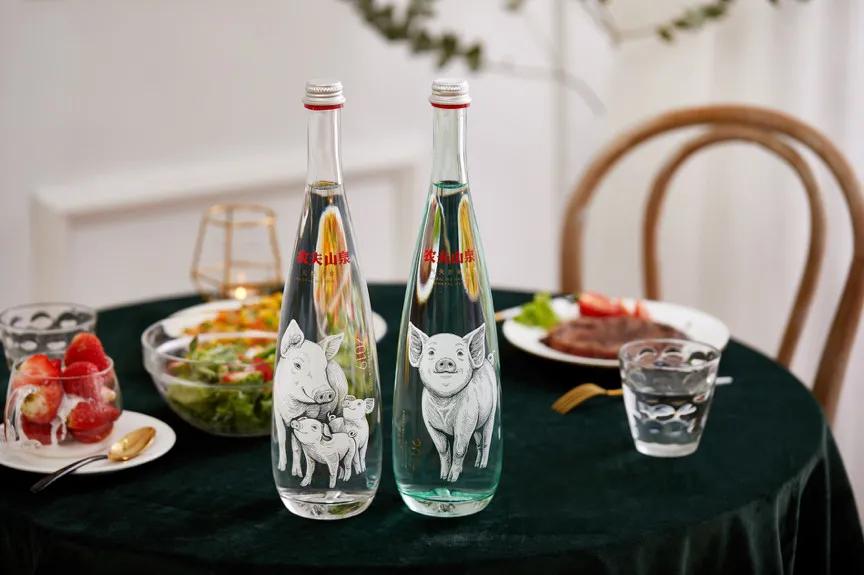 农夫山泉上市后一路凯歌,农夫山泉上市到现在的销量