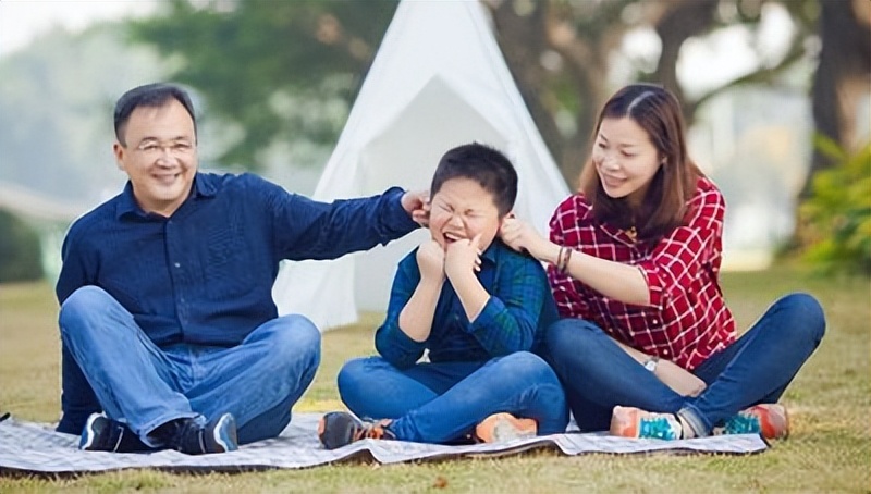青春期孩子天天发火怎么办,孩子青春期动不动就发脾气爱哭闹