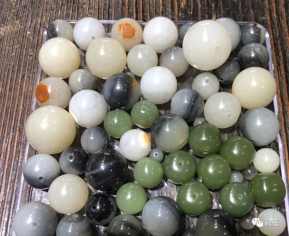 一颗珠子价值4000元,一颗珠子三十元