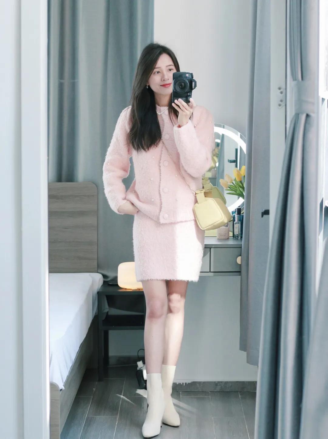 什么样的针织衫搭配半身裙好看,今年最流行的针织衫搭配裤子整套