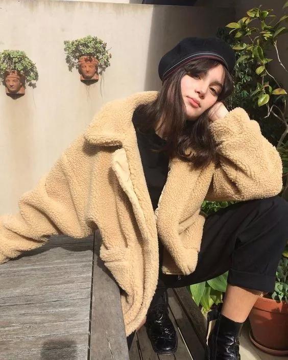 驼色外套内搭什么色彩打底,158梨形身材驼色大衣搭配高级感