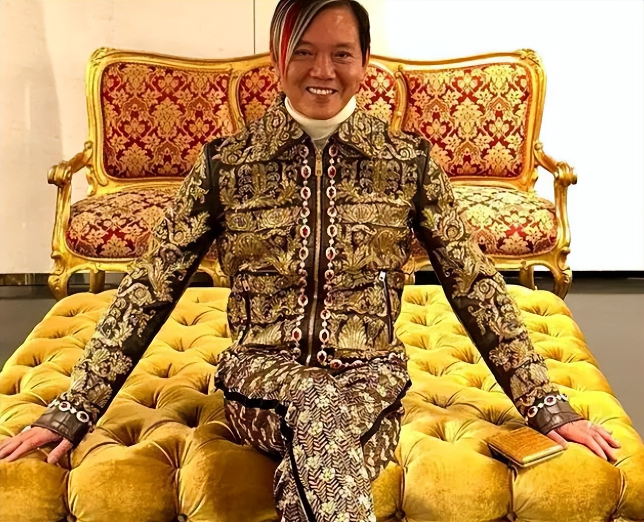 澳门赌王洪永时：一口气买30台劳斯莱斯，还娶外国模特为妻