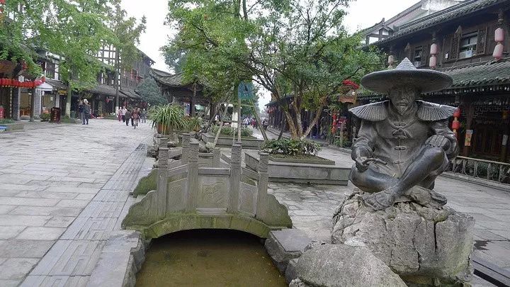 拜水都江堰问道青城山是诗词吗,拜水都江堰问道青城山完整版