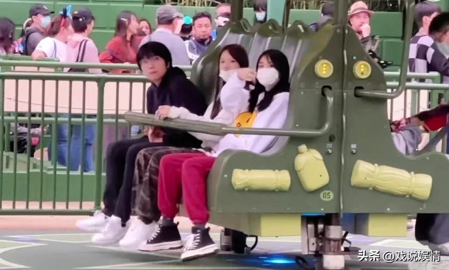 钟丽缇带女儿逛故宫,钟丽缇全家迪士尼