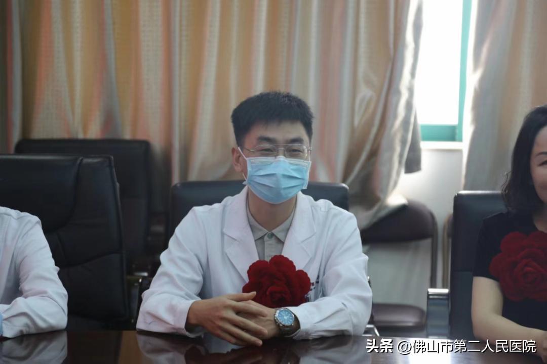 致敬医师|将“仁心仁术”的伞一路传递下去,为更多患者遮风挡雨!