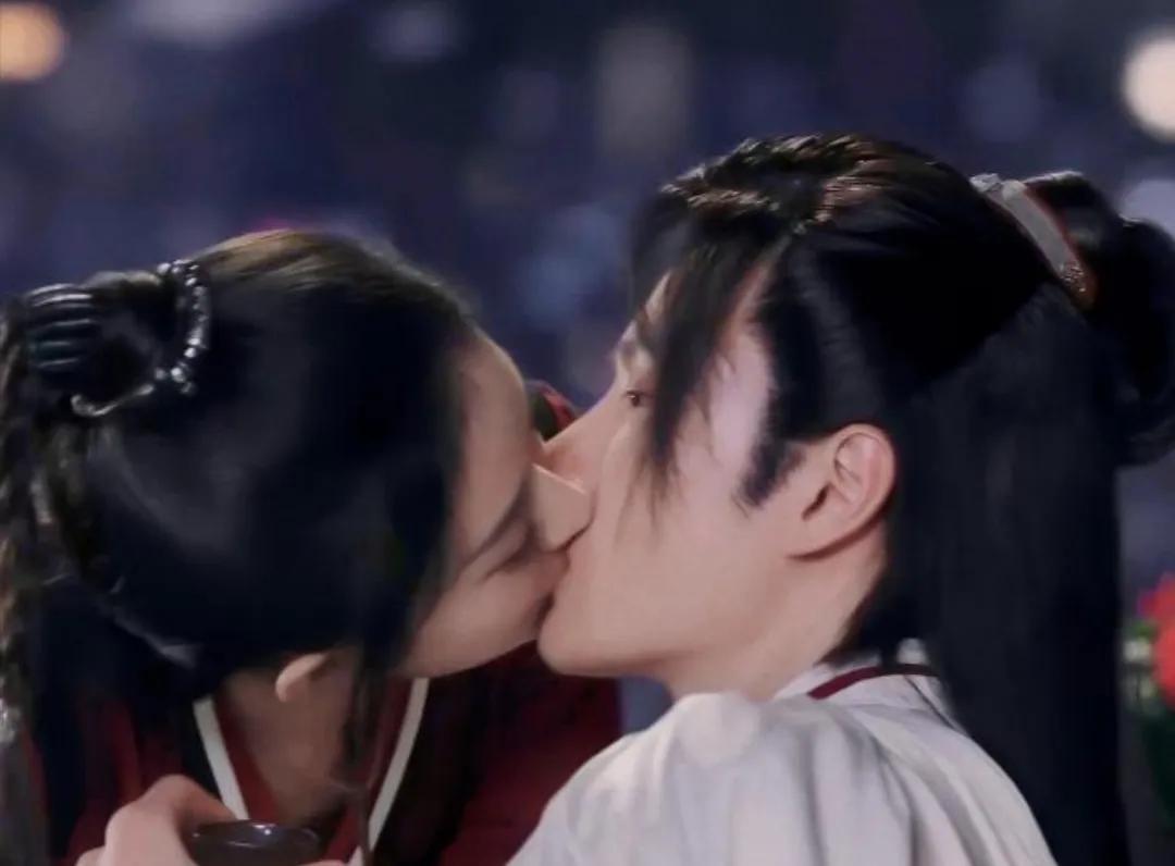 二刷《有翡》鲜衣怒马刀出鞘，抢个王爷当相公?赵丽颖