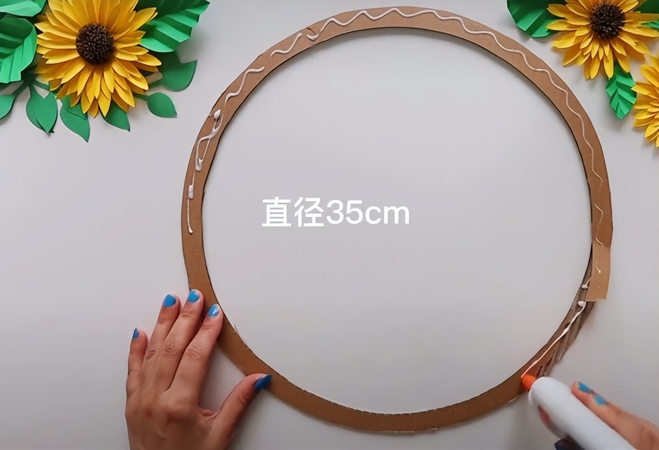 一款适合挂墙上的向日葵纸花