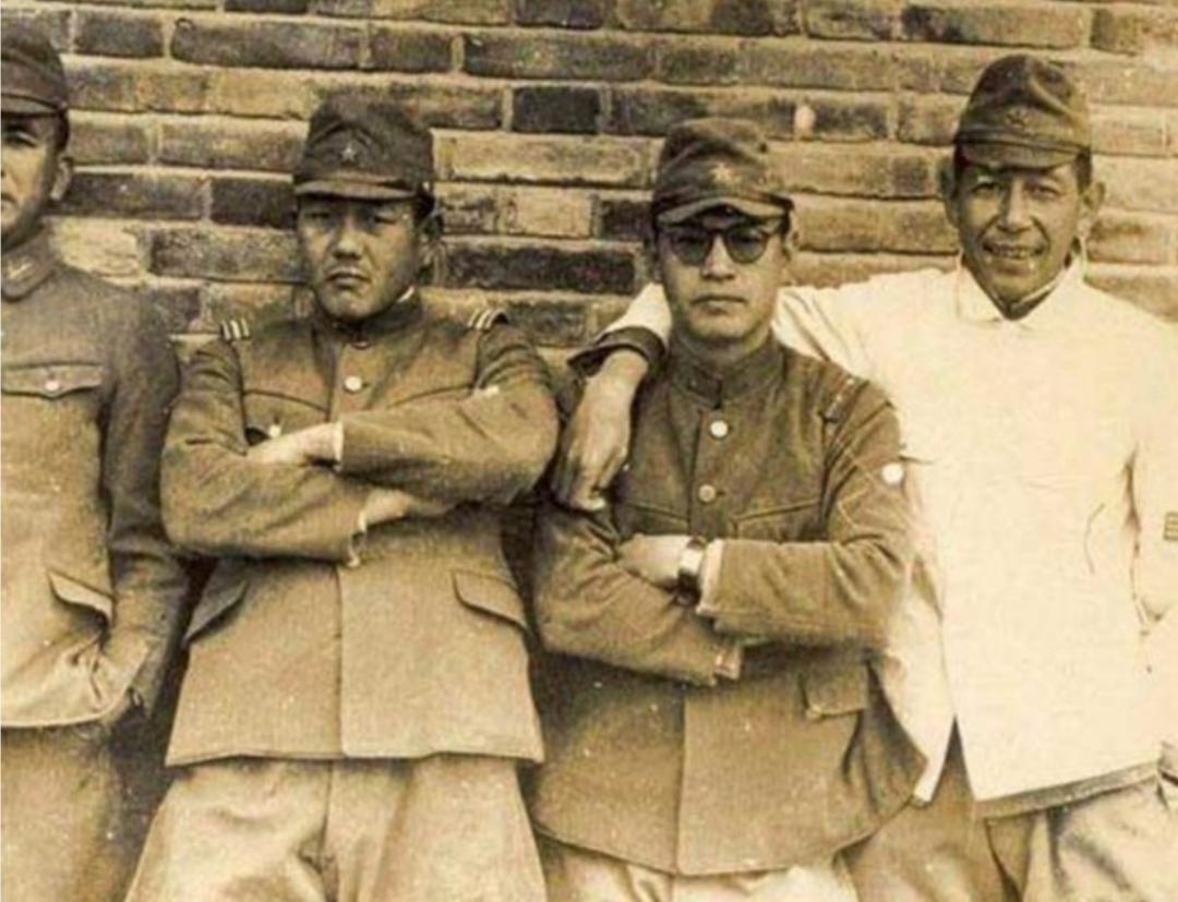 二战奇闻：美国女性脱下*袜丝**，为前线捐献尼龙