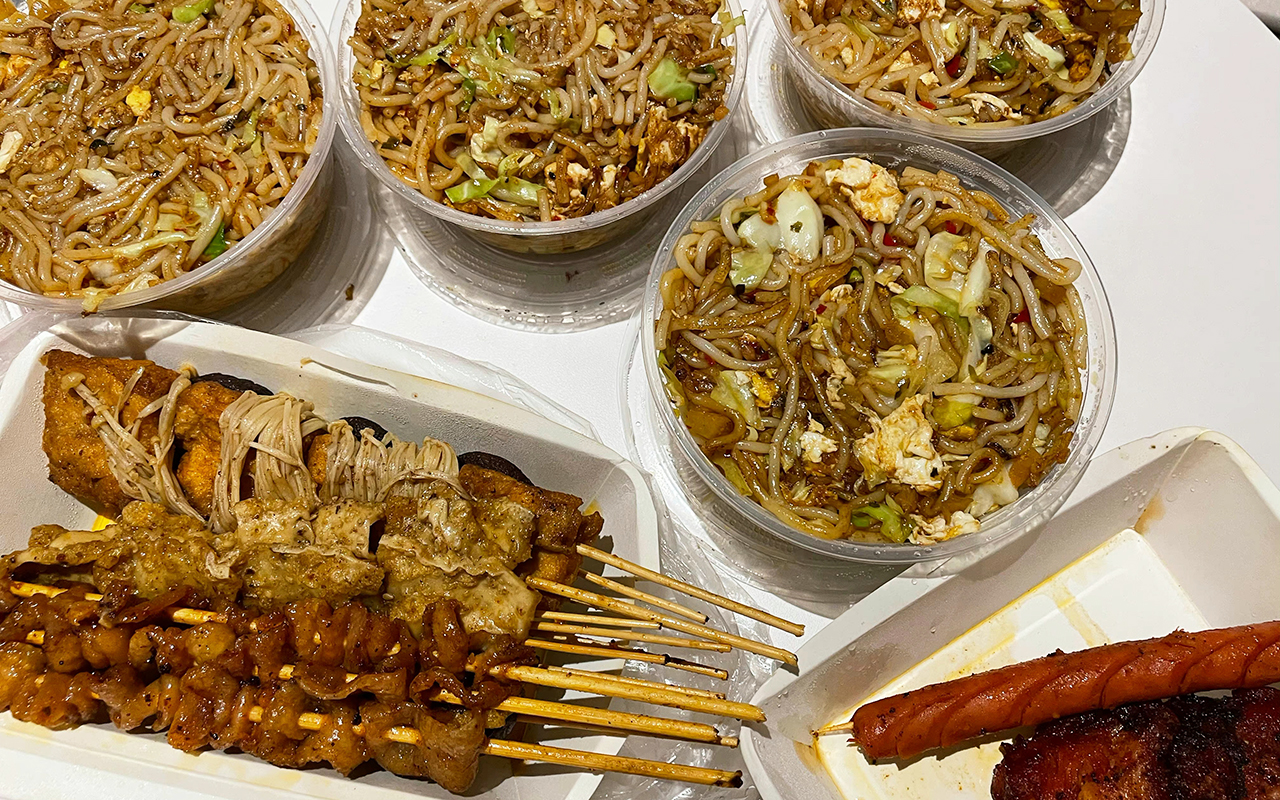 江西男子晒晚餐瞬间走红,男生深夜吃夜宵发朋友圈