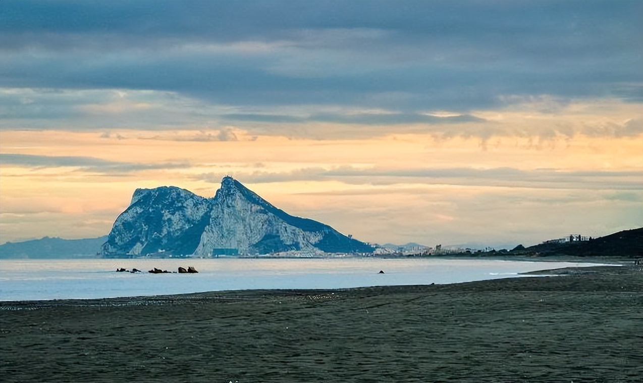 直布罗陀海峡地理知识点,描述直布罗陀海峡地理位置