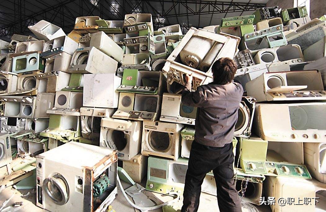 3万个职业伴娘假期五天日薪2000，揭秘那些冷门又赚钱的新职业！