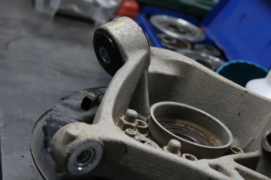 翻新车十二代皇冠修复全过程,12代皇冠25万公里要更换什么