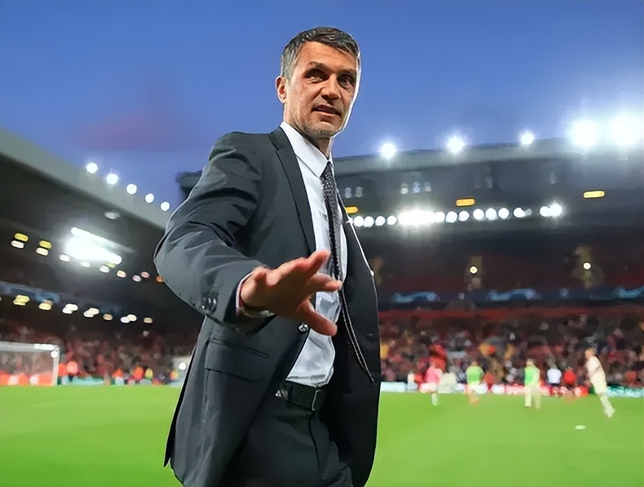 07年ac米兰圣西罗欧冠捧杯,07年ac米兰欧冠决赛