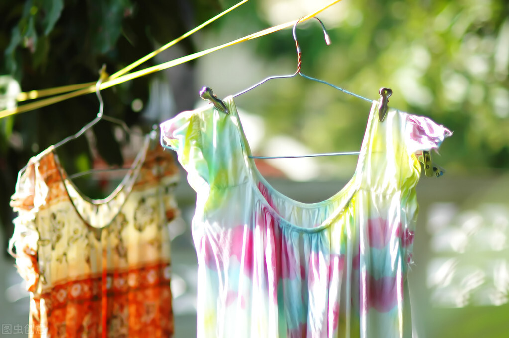 决策疲劳：一件衣服穿了好几年丢人吗？从三宅一生去世的联想