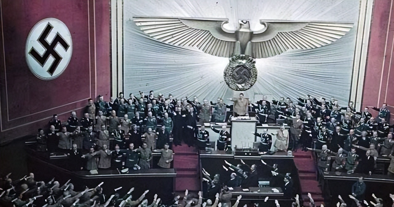 看尽希特勒的一生，偏执与才华，失败与成功