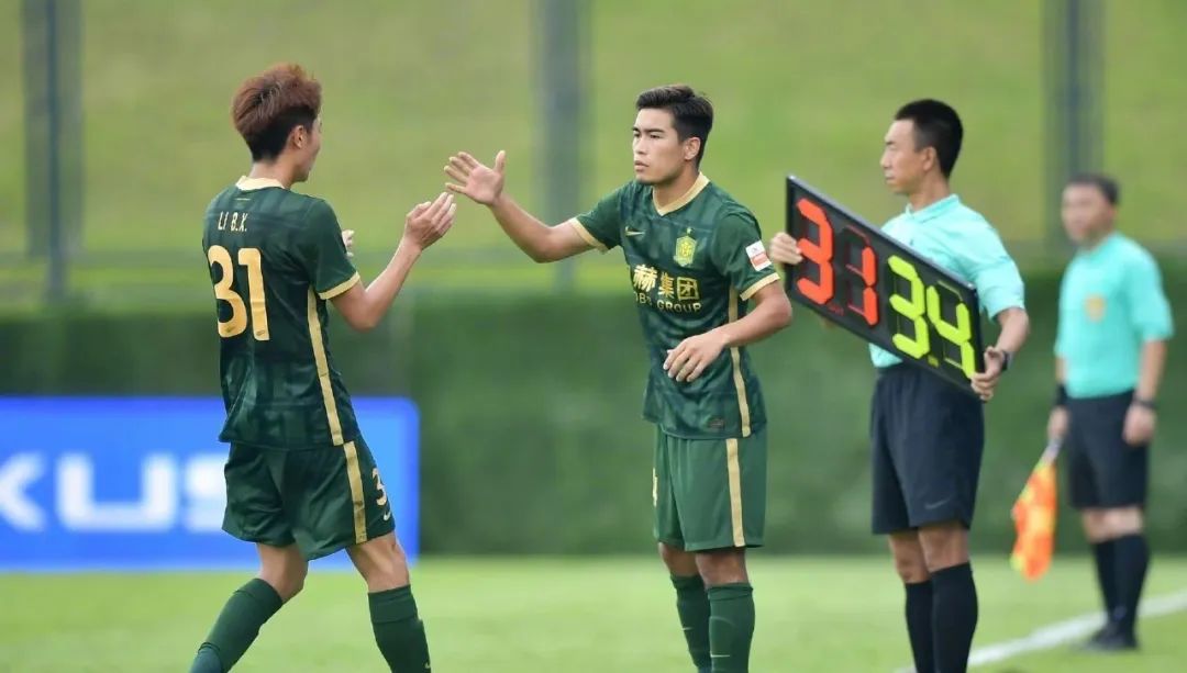 从淘汰中甲球队，到输给中冠球队，这两年这些孩子经历了什么？