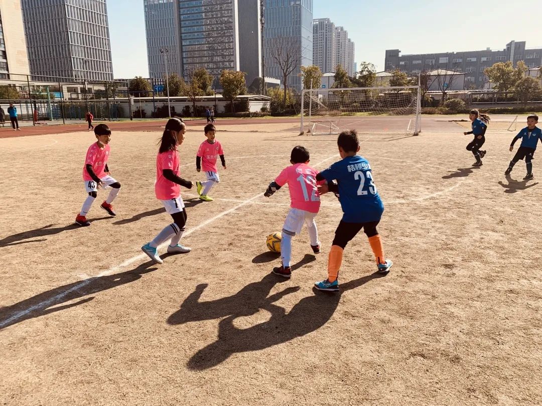放飞梦想|二年级组率先打响杭州春晖小学第一届校园足球联赛