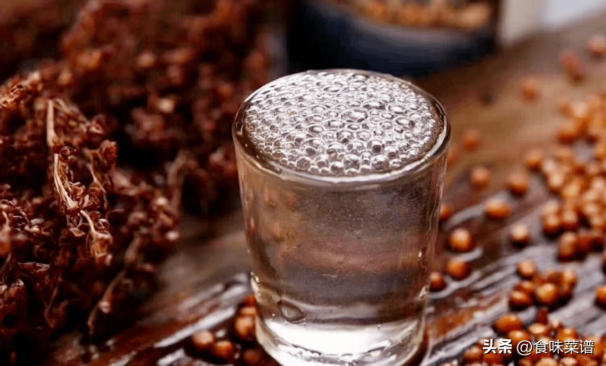 众多韩国游客涌向中国，说是旅游，走时包中却装满白酒，啥情况？