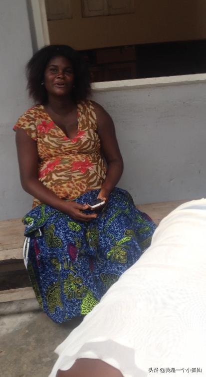 我在非洲安哥拉遇到黑人女人，她说丈夫去世了