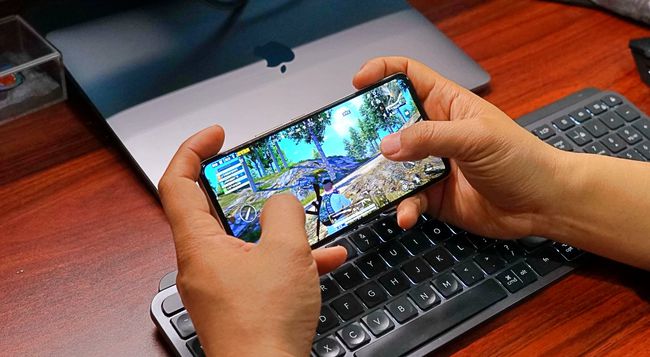 iqooneo5和iqooneo5s哪个好,iqooneo5s黑色上手体验