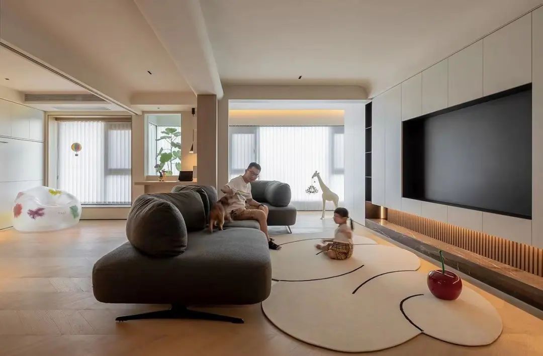 入住即后悔！老婆花5万做了满墙柜子，现在拆房的心都有了…