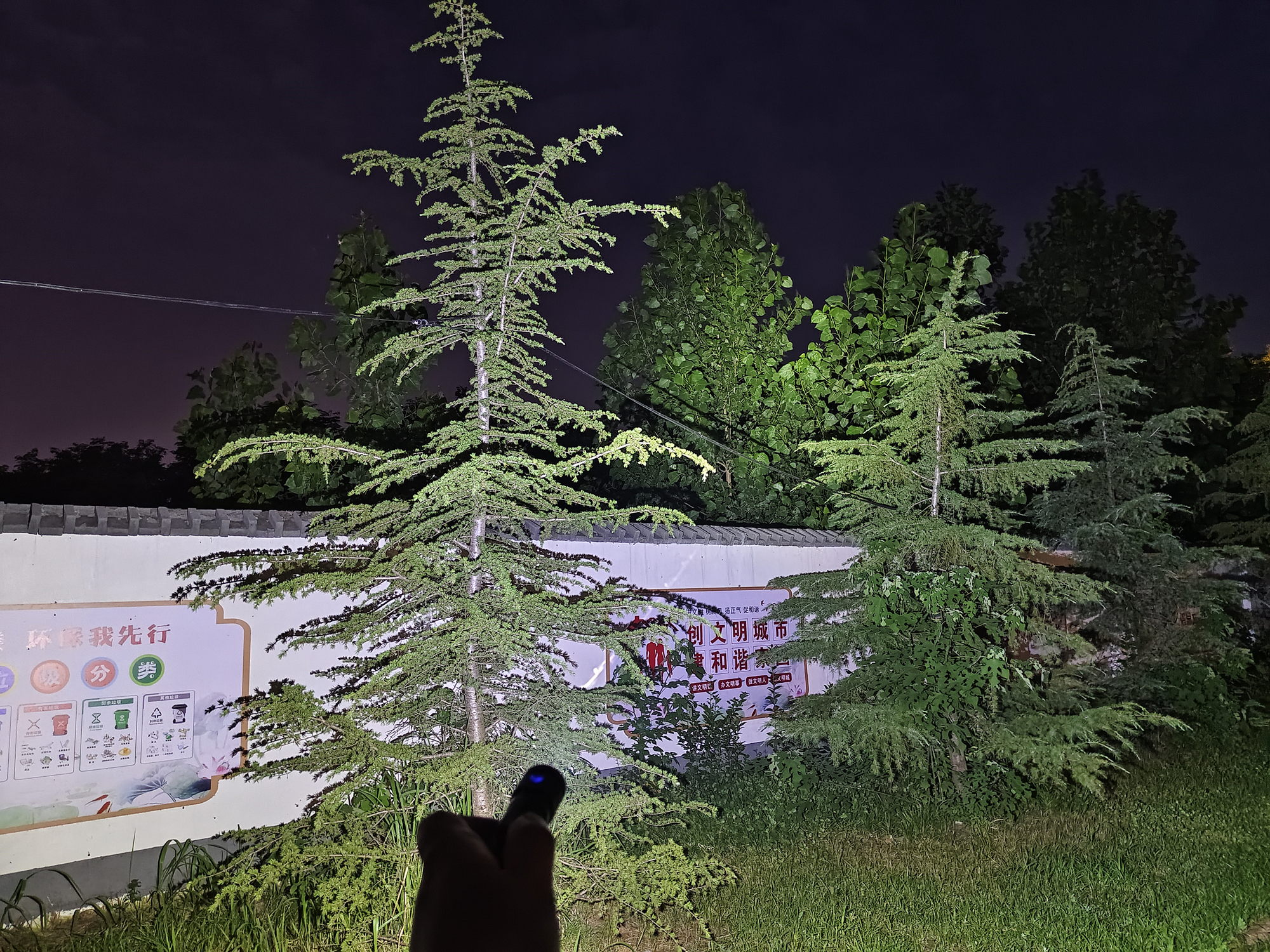 短小精悍实力派！在路上M4KEDC小手电体验