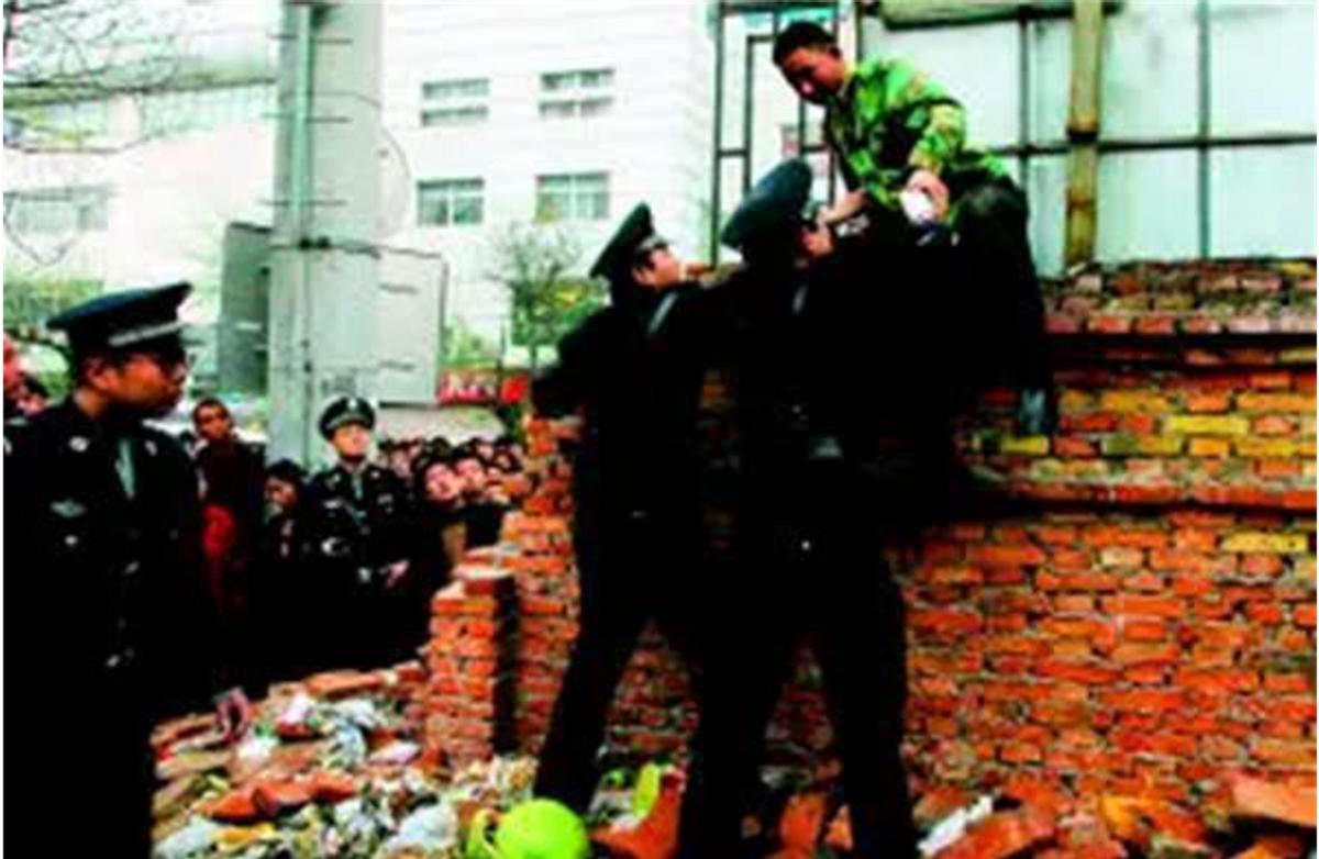 小伙中奖却被告知造假,小伙中奖却被告知作假大奖有内幕