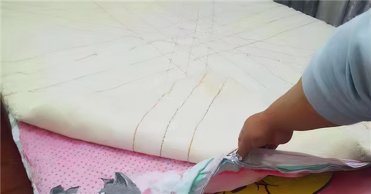 被罩大了被子乱跑怎么处理,被子总在被套里乱跑怎么办