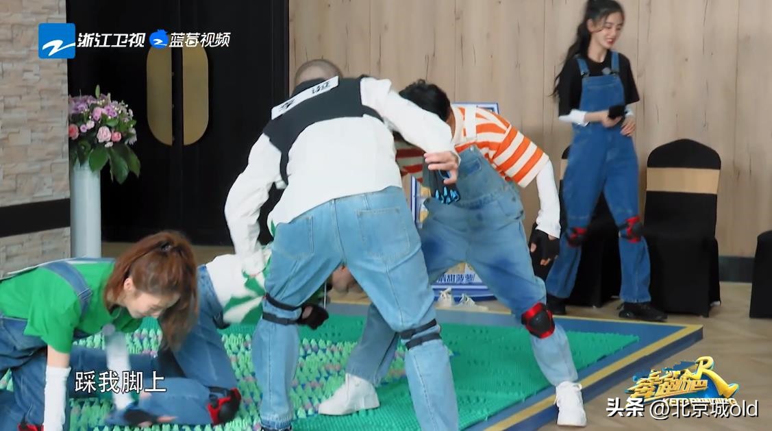 奔跑吧10周深,奔跑吧周深杨迪搞笑场面