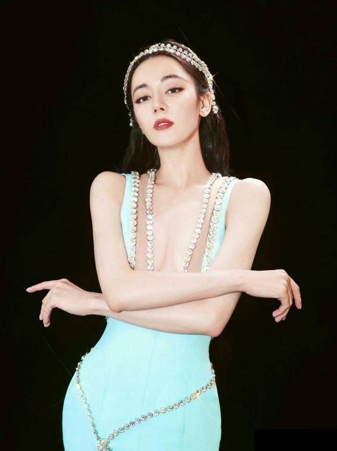 金星说走红毯穿深v,金星吐槽深v抹胸装