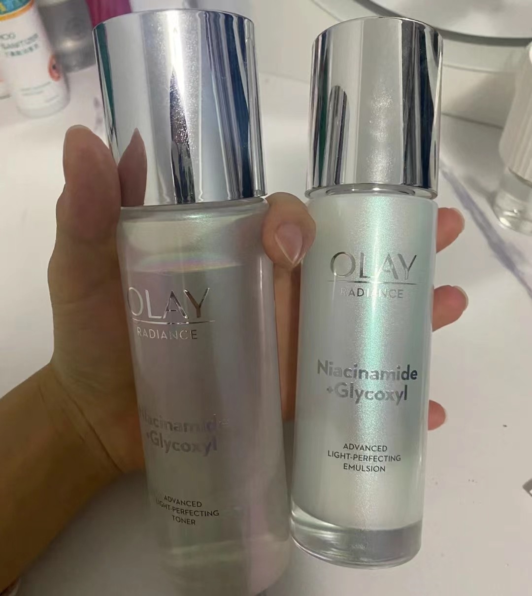 水乳测评olay淡斑特护小白瓶,olay超抗美白水乳测评