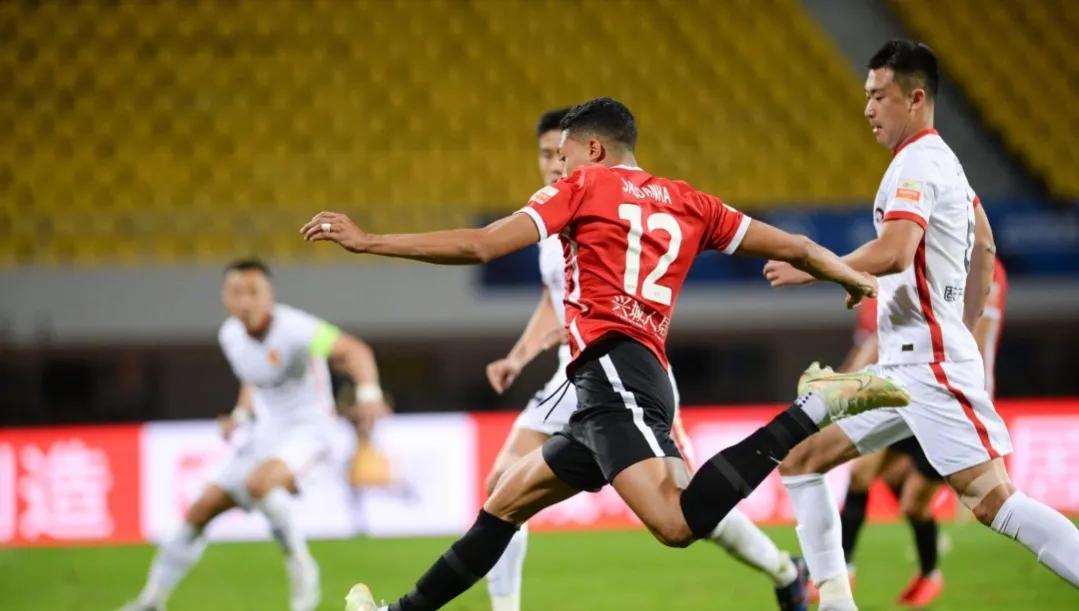 中超25轮最新战报泰山,现场直播中超第十一轮三镇vs泰山