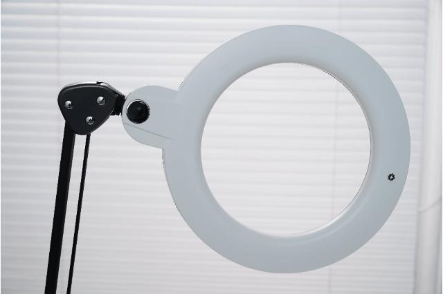 爱德华护眼灯真的有用吗,爱德华红光护眼灯对眼睛有伤害吗