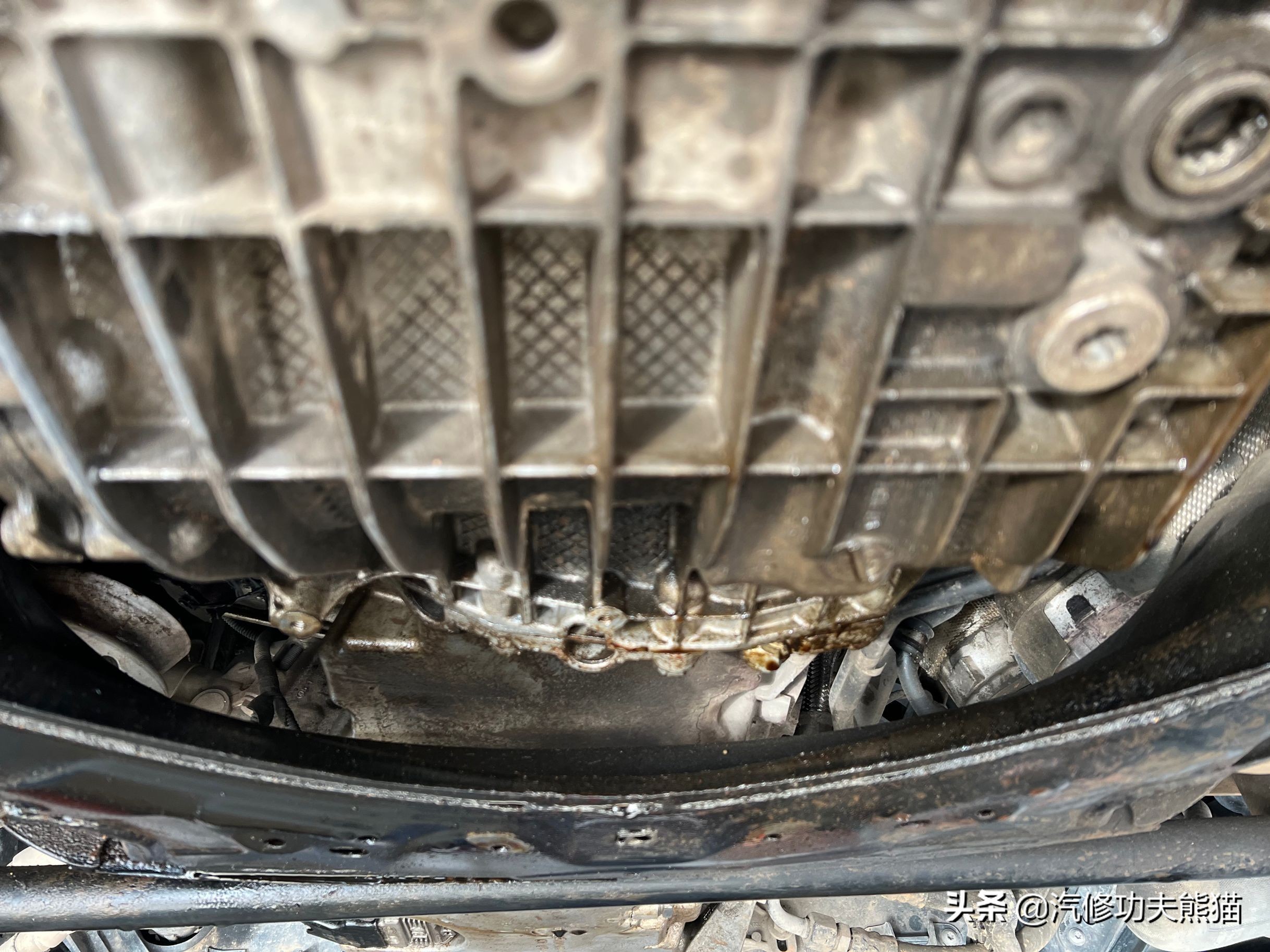 奥迪大众保时捷烧机油专修,2.0t奥迪a6烧机油吗