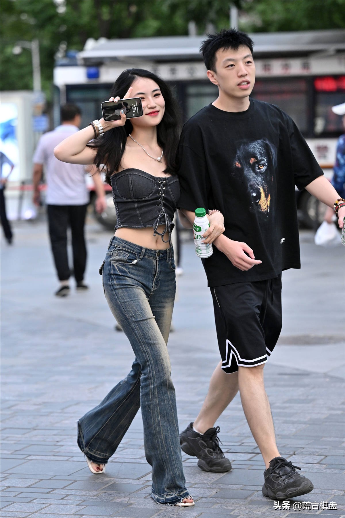 高腰牛仔裤微喇叭裤不显肚子,牛仔裤推荐复古蓝阔腿低腰