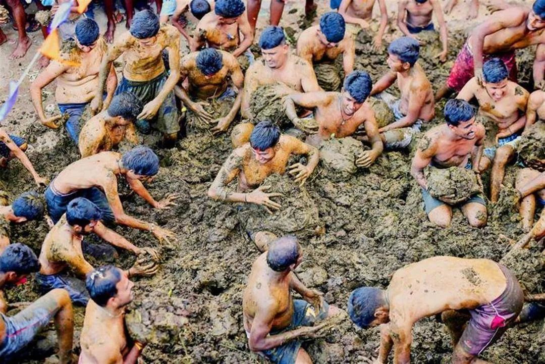 印度牛粪是第几产业,外国人看印度牛粪产业