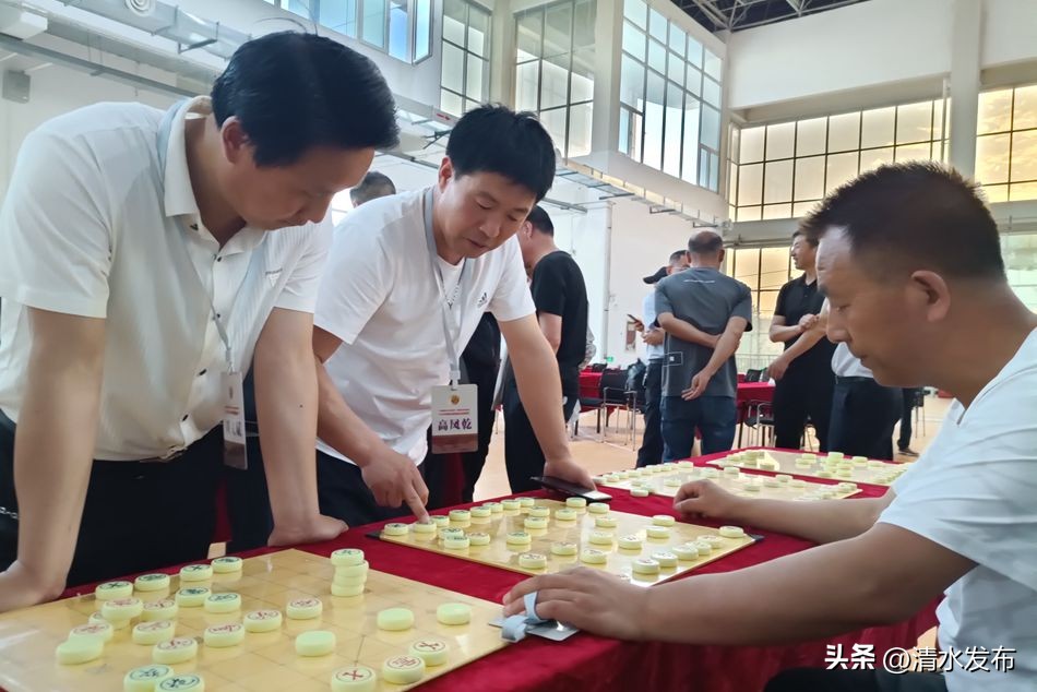【聚焦节会】“轩辕故里·乐在棋中”象棋大师表演赛象棋车轮赛正式开赛