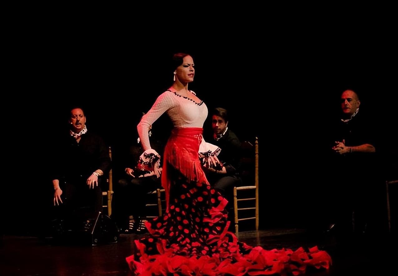 浼婅帋璐濆皵濂崇帇,浼婅帋璐濆皵缁村瘑