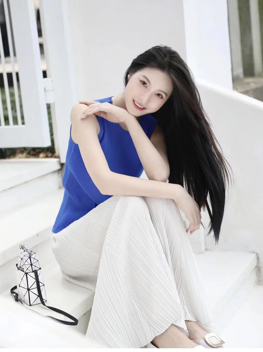 夏天穿什么衣服比较凉快,夏天穿什么衣服比较透气比较不会产生静电