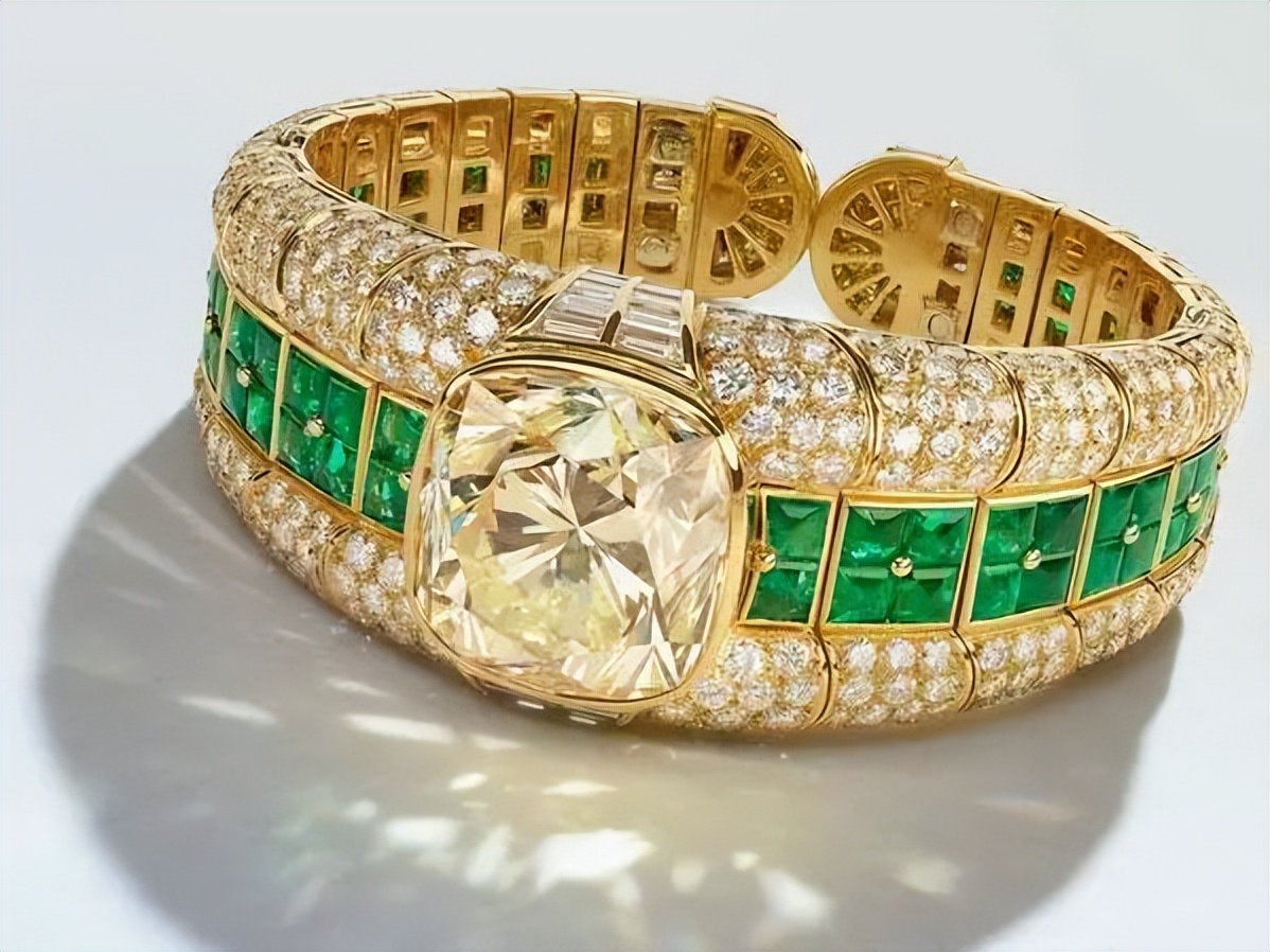 伊丽莎白·泰勒的珠宝最后给了谁,伊丽莎白泰勒和奢华珠宝