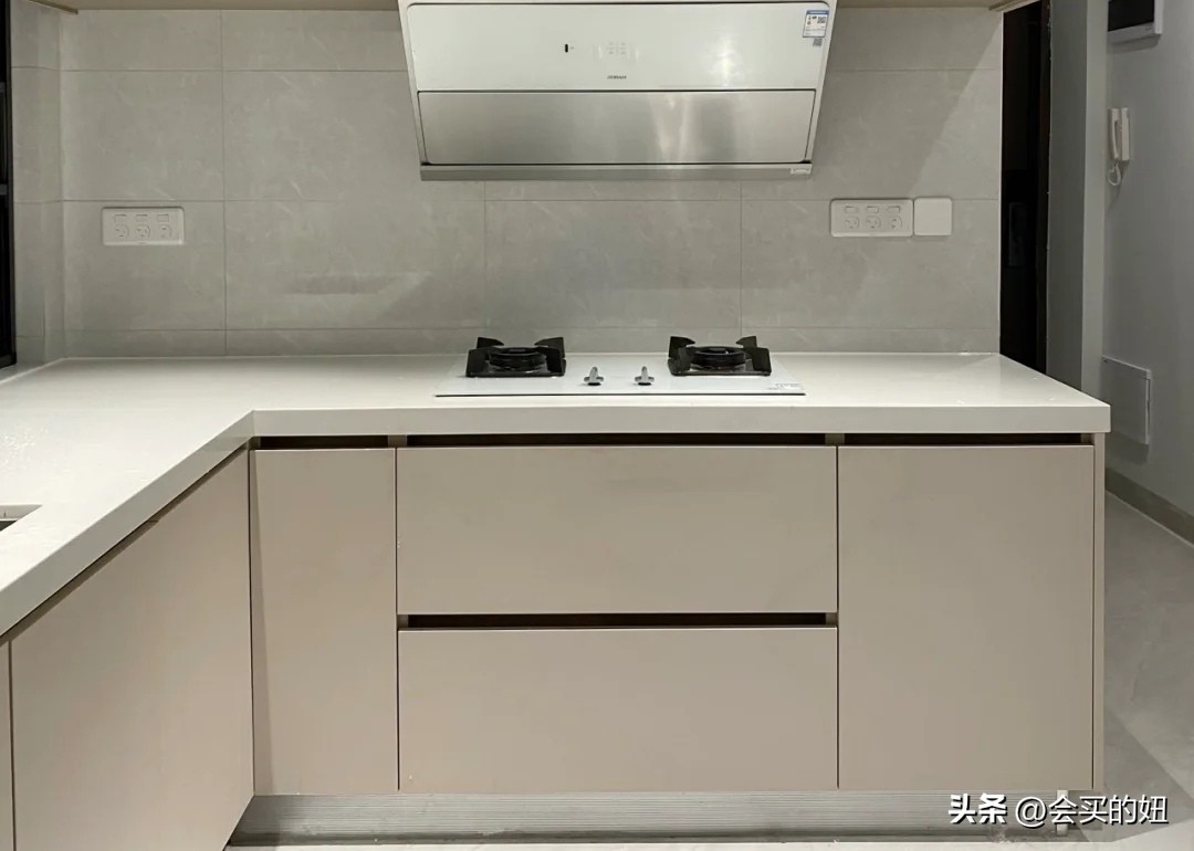 石英石和大理石岩板价格差多少,岩板石英石大理石台面餐桌