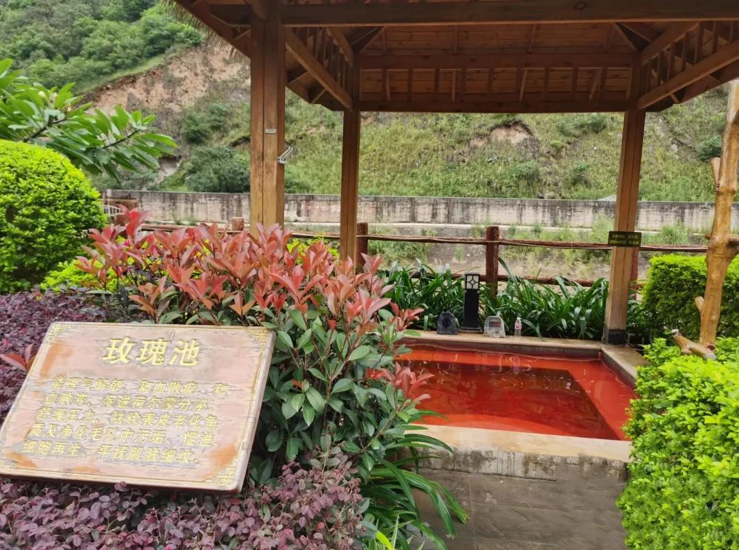 昆明的滇池周边有哪些不错的温泉,昆明温泉酒店吃住一体推荐五华区