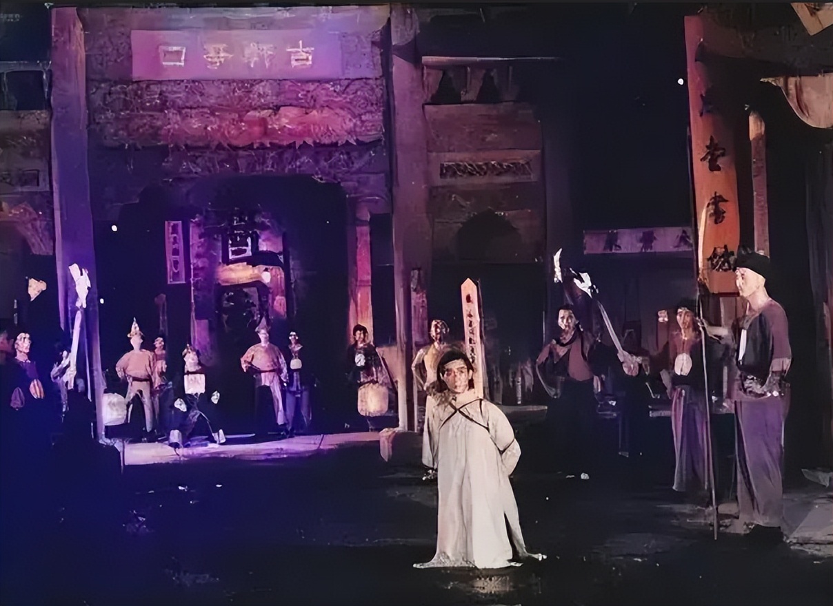 六小龄童和妻子一起出演西游记,六小龄童拍西游记和谁谈恋爱