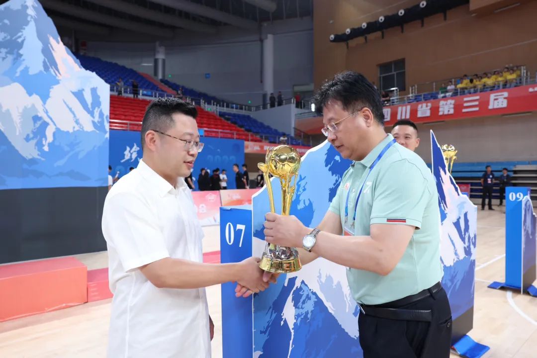 三冠王夺冠,贡嘎杯南山冠军