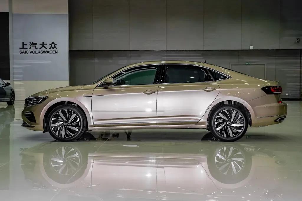 帕萨特2024款焕新升级哈曼卡顿,帕萨特价格表13万左右