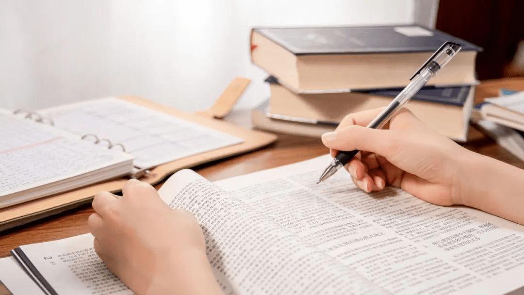 给儿子迁户口却要用*证假**明，背后有何隐情？｜今晚九点半