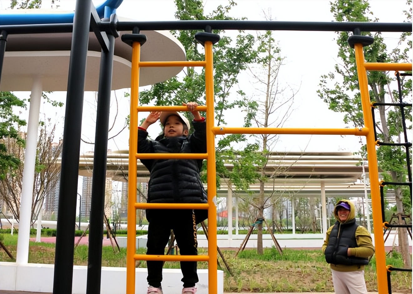 跟着小易去露营,跟着小易去旅行