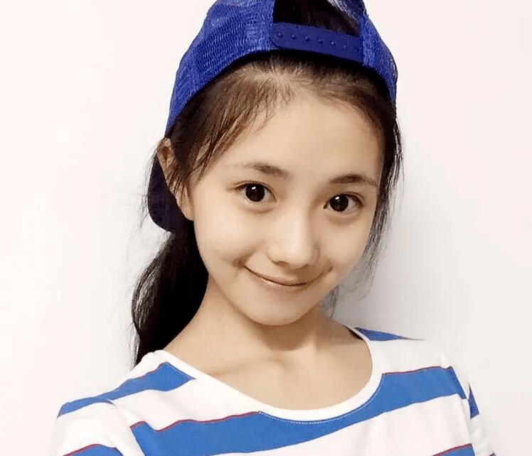 国民妹妹张子枫演技备受大众认可,演技派四小花旦张子枫