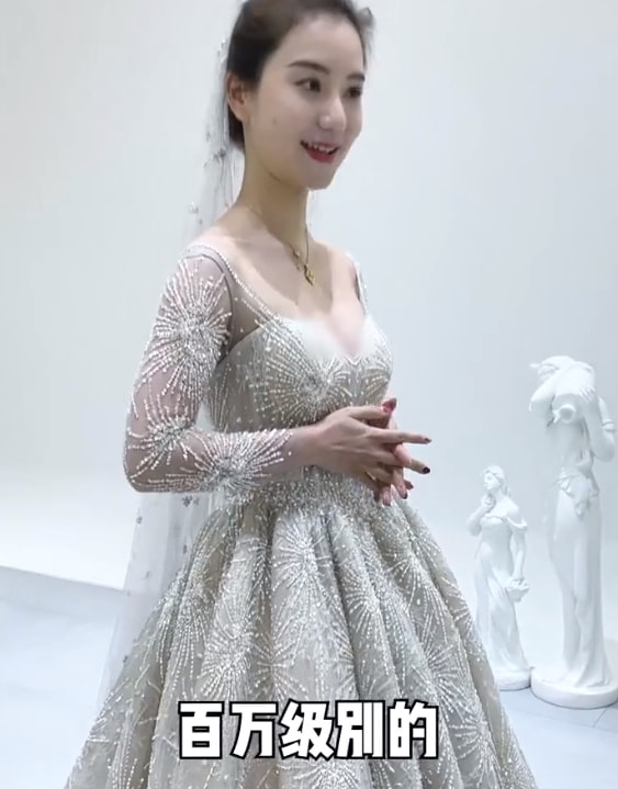 ​猴哥婚礼倒计时21天，妻子独自挑婚纱、五金，他却一心忙事业