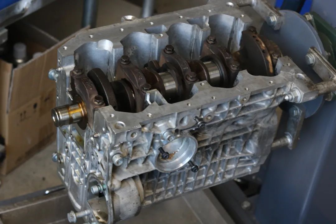 老款大众polo拆解内饰全过程,旧polo翻新视频